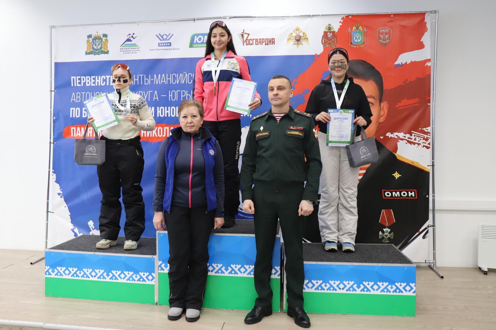 Первенство Югры по биатлону в память о сотруднике ОМОН «Стерх» торжественно завершилось в Ханты-Мансийске