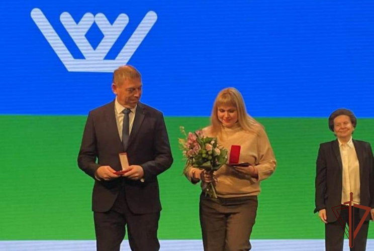 Семье офицера Росгвардии вручены региональные медали «Материнская слава» и «Отцовская слава» в Югре