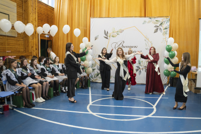 Последний звонок прозвенел 24 мая в школах Ханты-Мансийского района