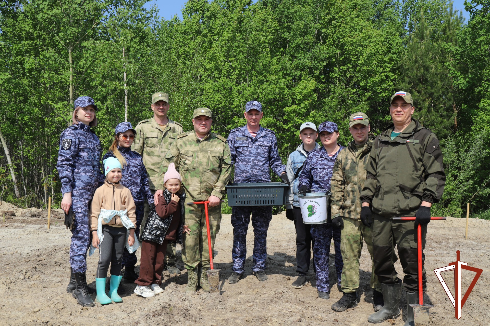 К Международной акции «Сад памяти» присоединились росгвардейцы в Югре