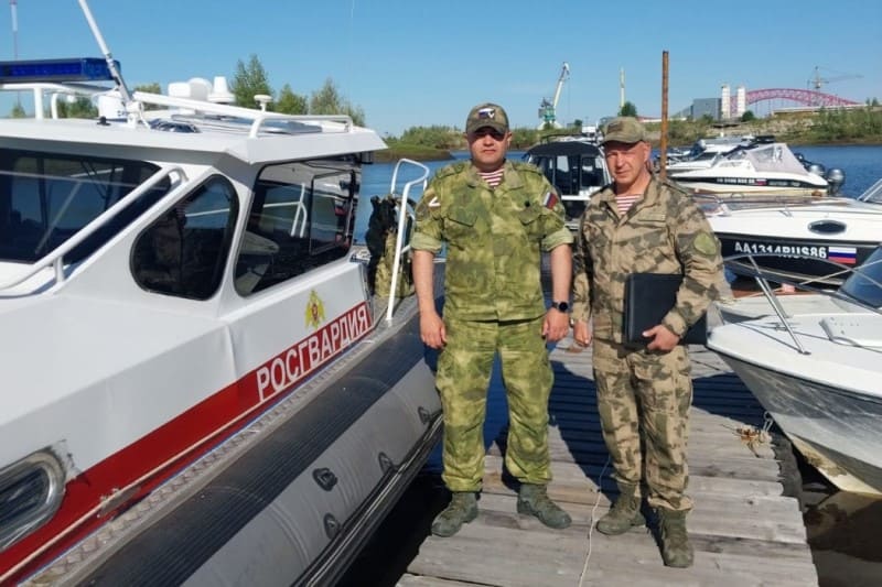 Специалисты мобильного агитационного пункта Росгвардии посетили жителей Ханты-Мансийского района