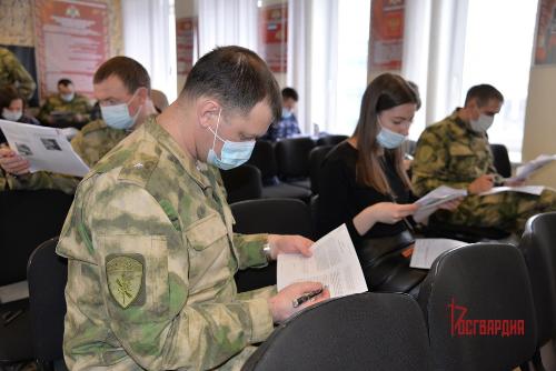 В Югре представители Росгвардии присоединились к Международному историческому проекту «Диктант Победы»