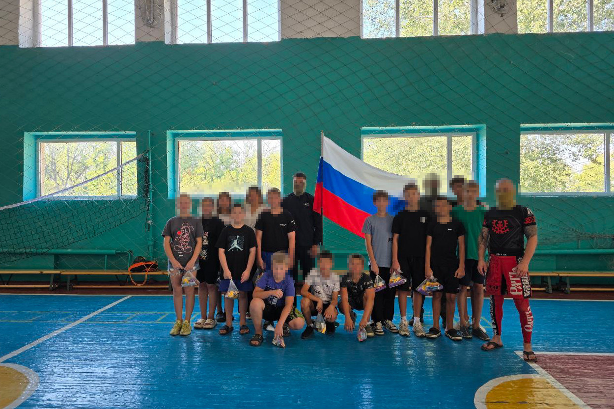 В День государственного флага России росгвардейцы провели патриотические мероприятия для молодежи в новых субъектах