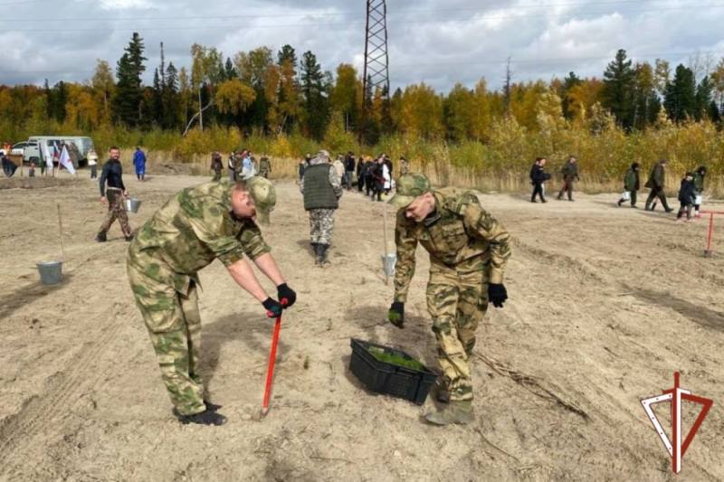 В Югре Росгвардия приняла участие во всероссийской акции «Сохраним лес»