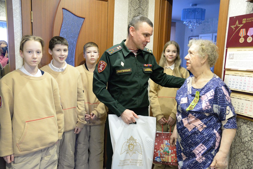 В Югре офицеры Росгвардии провели патриотические мероприятия, посвященные 82-ой годовщине со Дня снятия блокады Ленинграда