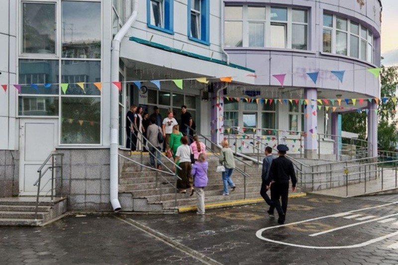 Росгвардия завершила проверку безопасности образовательных учреждений Югры перед началом учебного года