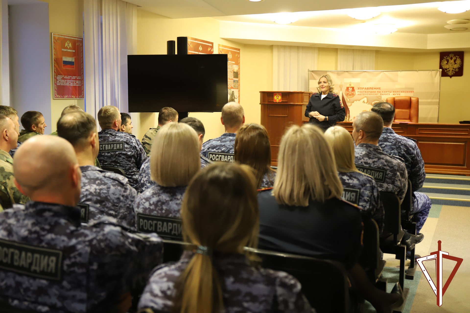 В Югре представители Росгвардии и Госавтоинспекции обсудили вопросы профилактики ДТП