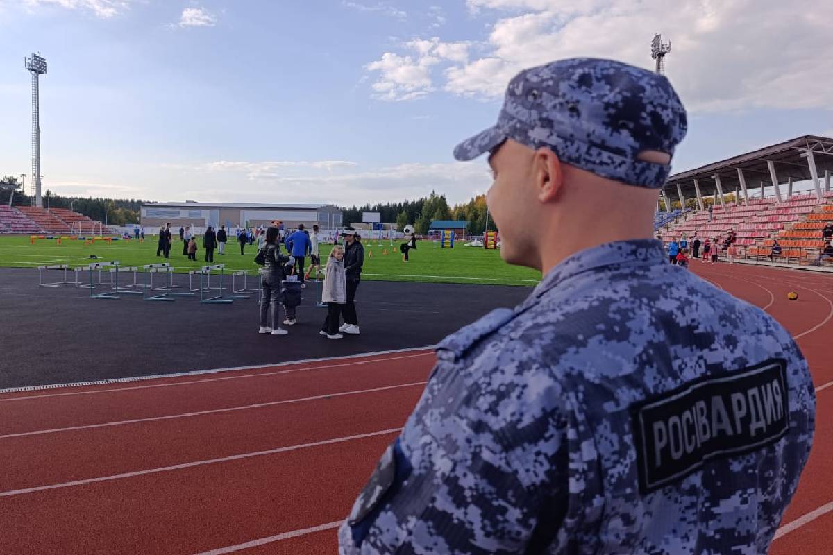 Росгвардия в Югре обеспечила правопорядок Всероссийского дня бега «Кросс нации»