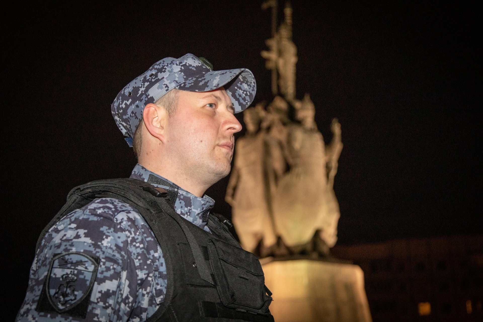 В Югре сотрудники Росгвардии пресекли свыше 80 правонарушений и задержали подозреваемого в нападении на двух человек