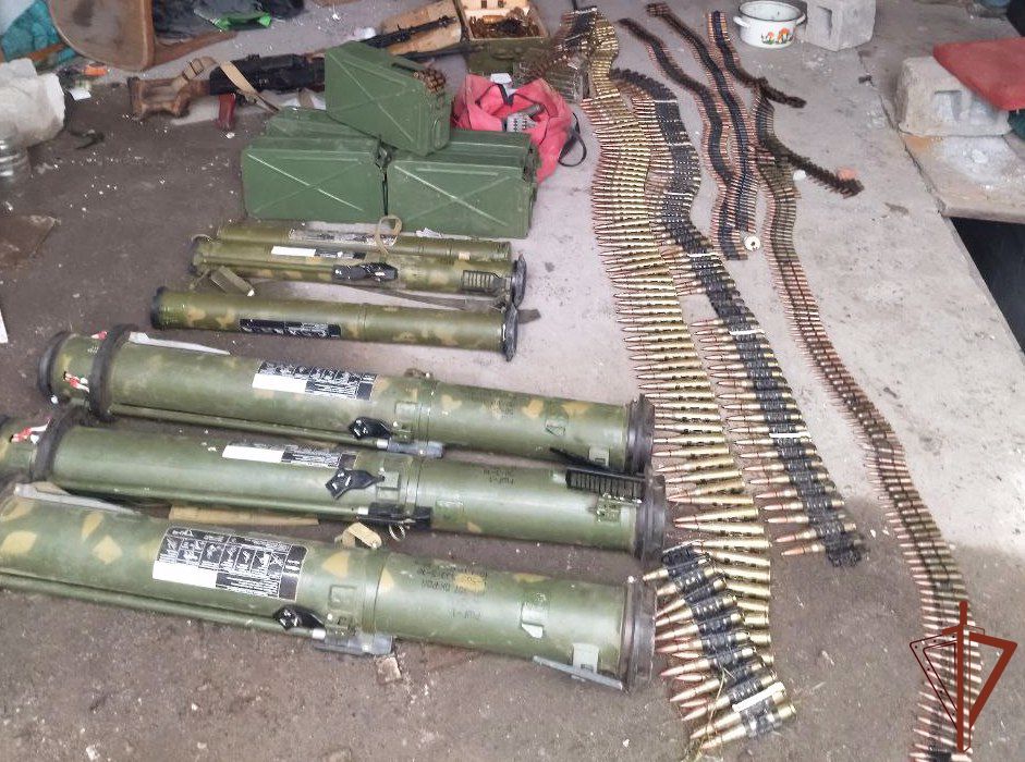 В Запорожской области Росгвардейцы нашли схроны с оружием и боеприпасами