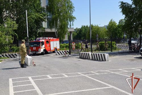 Росгвардия рассказала журналистам о тренировке при возникновении чрезвычайной ситуации