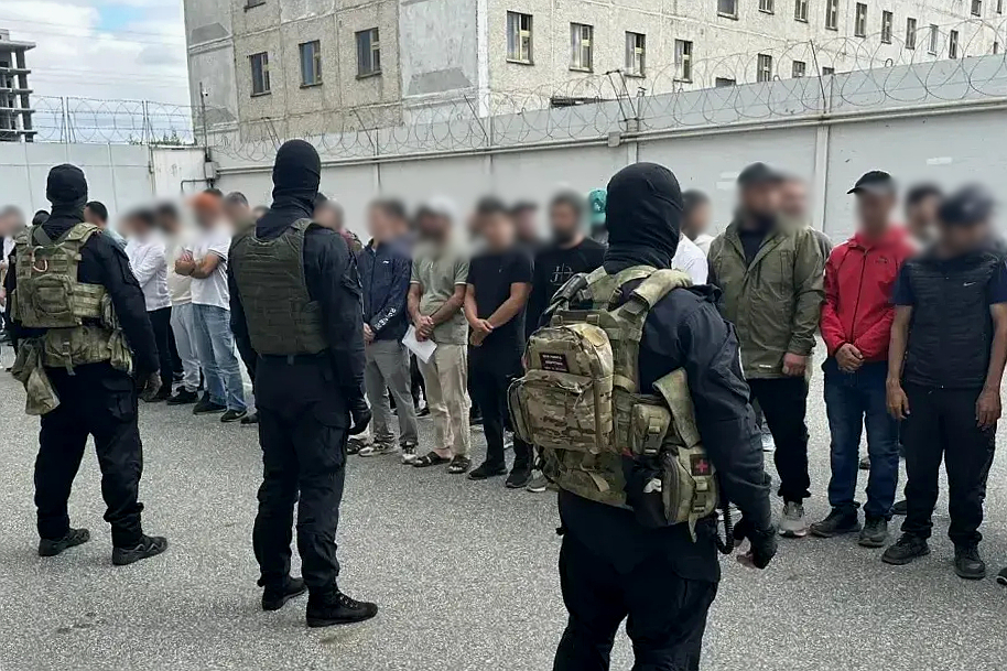 В Сургуте при участии Росгвардии прошли оперативно-профилактические мероприятия по контролю за соблюдением миграционного законодательства