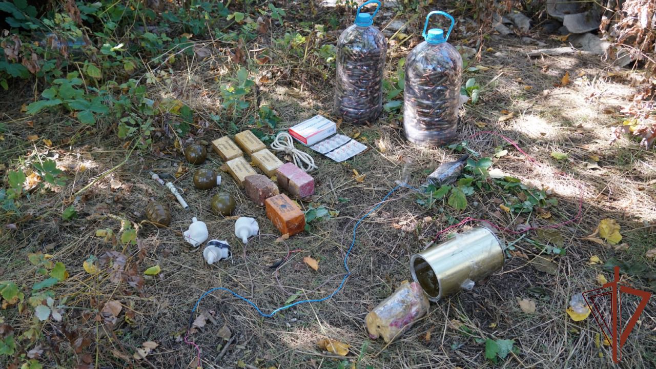 Росгвардейцы обнаружили схроны с оружием и приспособлениями для изготовления СВУ