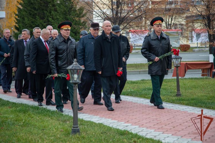 Памятное мероприятие, посвященное 42-летию Уральского округа Росгвардии, состоялось в Екатеринбурге