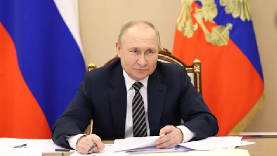 Сегодня  7 октября принимает поздравления Владимир Владимирович Путин - Президент Российской Федерации.