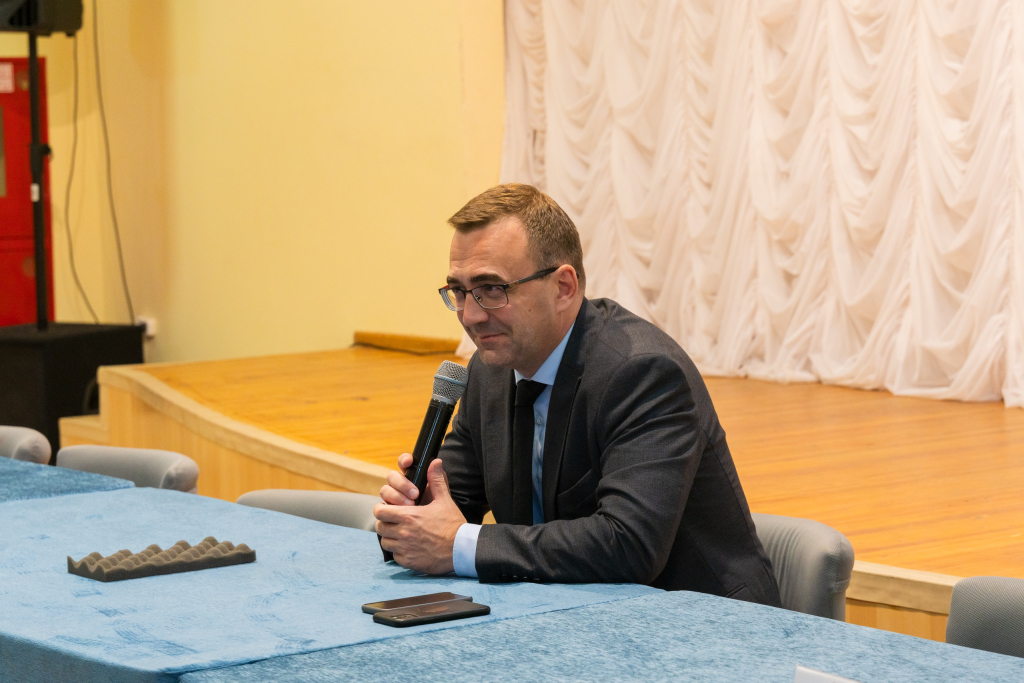 12 Ze4KFIBD_c8qicemx4G-7sWN5Vg-MVu4fDaqenwZItmkDcUK_dTsiZBtHNsaygOQKgHE5d__IRorRvCM0cLrtNux.jpg