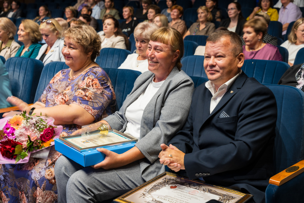 9 0ZWGaUX-ymI1_bJNX820RHX4fOMLuEUZL7svJsLVuIEDdP8HKHoeNrw__SD1E0pyf3Rr7e63U-tE01jdHHsd7QE2.jpg